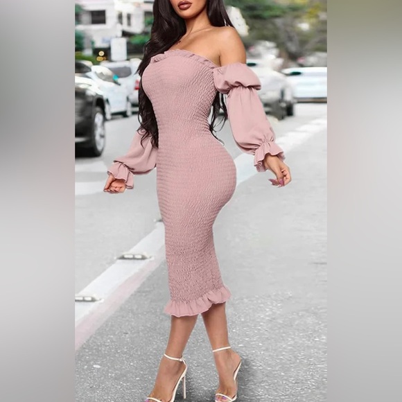 Fashion nova “soft lover smocked dress” - Picture 2 of 3
